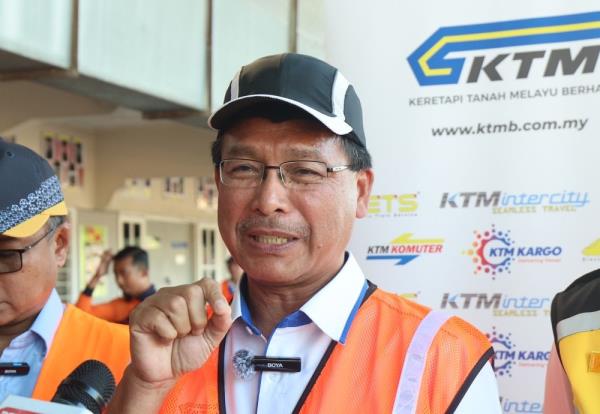 起重机倒塌事故:KTMB表示，拉旺站铁路轨道的修复工作正在进行
